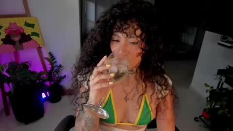 Snapshot of daniela_arenas chatting on 03/24/26, 10:48 daniela_arenas online show from 03/24/26, 10:48