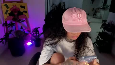 Snapshot of daniela_arenas chatting on 04/22/26, 01:19 daniela_arenas online show from 04/22/26, 01:19