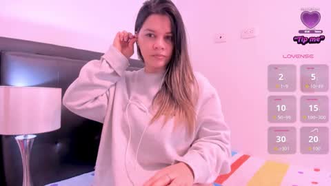 Snapshot of daniela_beauty chatting on 10/12/25, 07:13 daniela online show from 10/12/25, 07:13