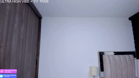  independent model   online show from 09/28/25, 03:45