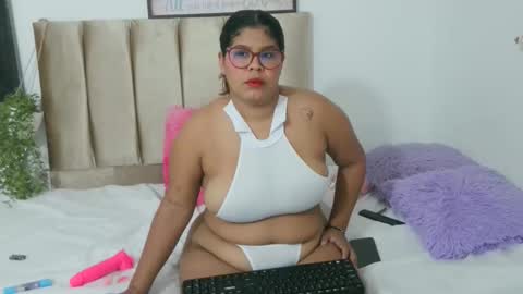 daniela_lan online show from 12/18/25, 08:31