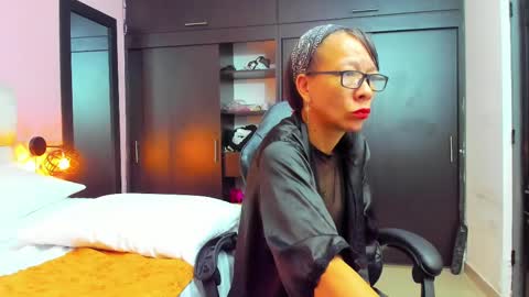 Snapshot of daniela_xue chatting on 02/18/25, 01:43 lorena online show from 02/18/25, 01:43