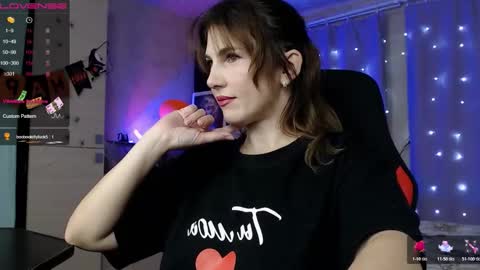 Daniela Cooper online show from 11/09/25, 02:37