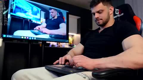 Snapshot of danielkraig_for_u chatting on 02/23/26, 09:23 Daniel Kraig online show from 02/23/26, 09:23