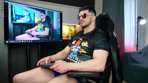 Snapshot of danielkraig_for_u chatting on 03/09/26, 02:10 Daniel Kraig online show from 03/09/26, 02:10