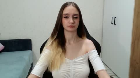 Snapshot of daniella_martin chatting on 12/04/24, 12:30 Daniella Martin online show from 12/04/24, 12:30
