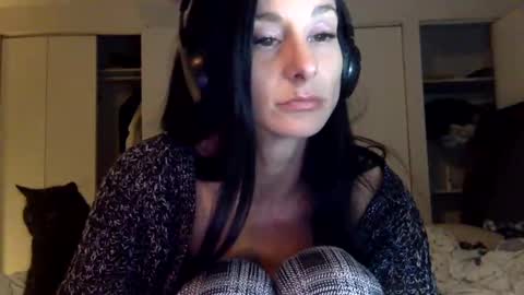 daniellbisous online show from 11/23/25, 07:30