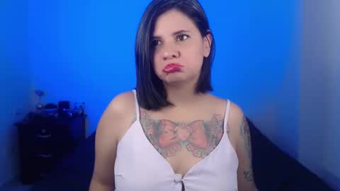 daniellerain online show from 12/22/24, 02:39