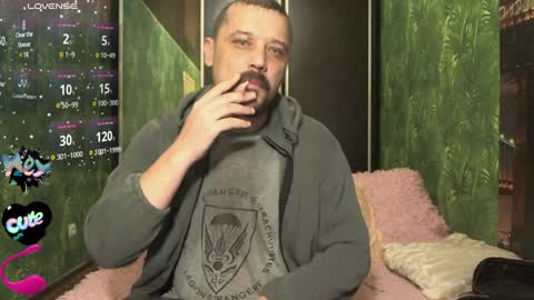 Snapshot of danielocool chatting on 12/23/24, 08:22 DanieloCool online show from 12/23/24, 08:22