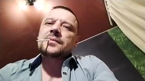 Snapshot of danielocool chatting on 02/28/25, 06:20 DanieloCool online show from 02/28/25, 06:20