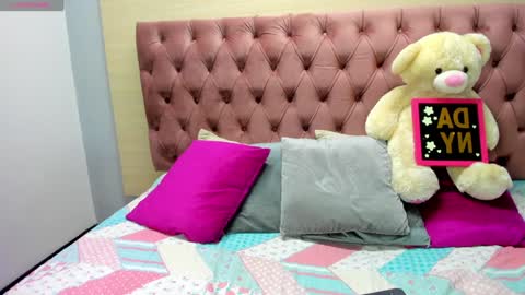 DaniiBelluci  online show from 01/17/25, 07:51