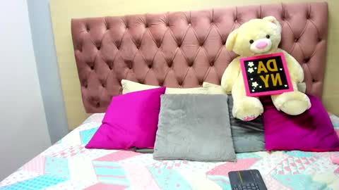 DaniiBelluci  online show from 02/17/25, 08:52