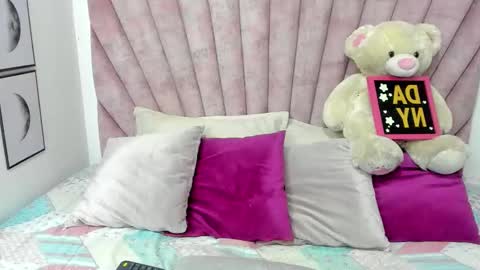 DaniiBelluci  online show from 11/14/25, 04:55