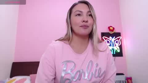 Snapshot of danika_bellaa chatting on 03/15/26, 11:22 K A R O L online show from 03/15/26, 11:22