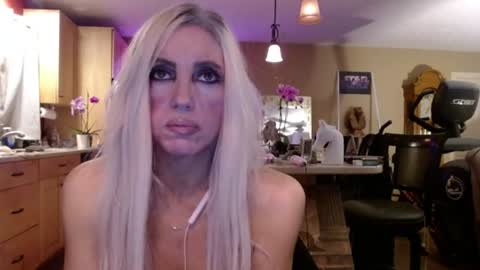 Snapshot of danikawhite69 chatting on 07/18/26, 01:37 DanikaWhite69 online show from 07/18/26, 01:37