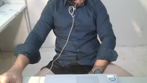 Dani Oli online show from 11/26/25, 10:33