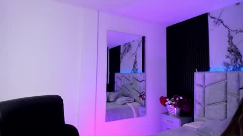 Snapshot of daniphoenixx chatting on 10/10/25, 07:13 Dani Phonenix online show from 10/10/25, 07:13