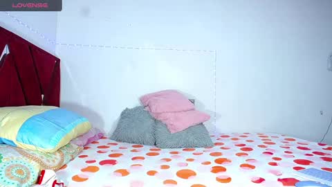 danisabrownn online show from 12/19/24, 12:34