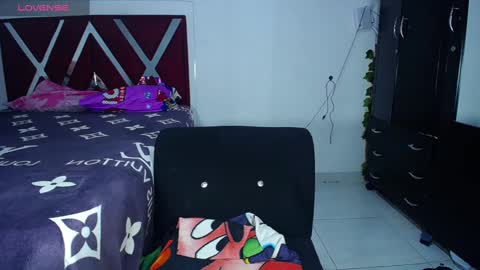 danisabrownn online show from 03/04/25, 02:42