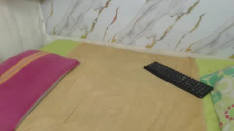 INSTAGRAM  Minni Moom online show from 11/26/25, 06:20