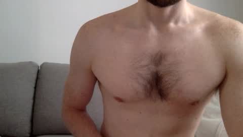Snapshot of danishguysdicks chatting on 10/31/25, 07:20 Buzzy online show from 10/31/25, 07:20