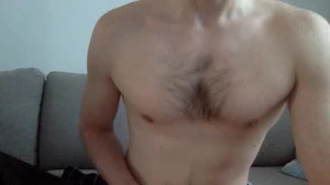 Snapshot of danishguysdicks chatting on 11/21/25, 08:13 Buzzy online show from 11/21/25, 08:13