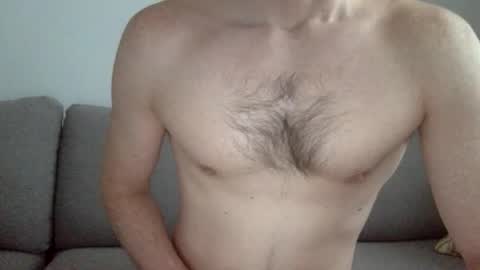 Snapshot of danishguysdicks chatting on 11/25/25, 08:36 Buzzy online show from 11/25/25, 08:36