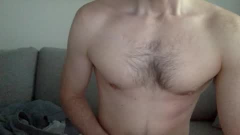 Snapshot of danishguysdicks chatting on 02/27/26, 07:52 Buzzy online show from 02/27/26, 07:52