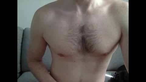 Snapshot of danishguysdicks chatting on 04/06/26, 10:16 Buzzy online show from 04/06/26, 10:16