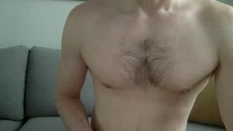 Snapshot of danishguysdicks chatting on 04/08/26, 01:11 Buzzy online show from 04/08/26, 01:11