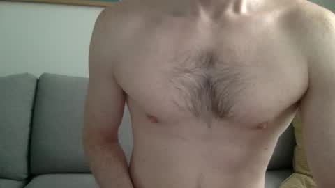 Snapshot of danishguysdicks chatting on 04/10/26, 06:18 Buzzy online show from 04/10/26, 06:18