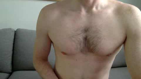Snapshot of danishguysdicks chatting on 05/14/26, 01:07 Buzzy online show from 05/14/26, 01:07