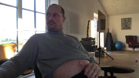 Snapshot of danishjss chatting on 11/26/25, 08:04 danishjss online show from 11/26/25, 08:04