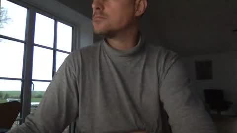 Snapshot of danishjss chatting on 11/27/25, 07:21 danishjss online show from 11/27/25, 07:21