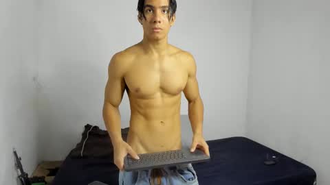 Snapshot of danisus chatting on 01/19/26, 01:59 Danisus online show from 01/19/26, 01:59