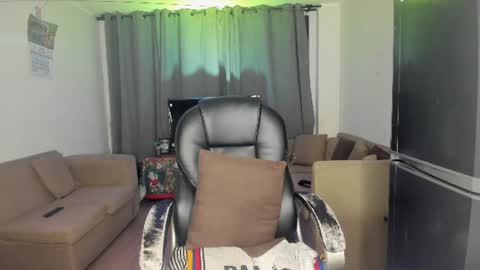 Snapshot of danisweet_ chatting on 06/27/26, 10:59 dani online show from 06/27/26, 10:59
