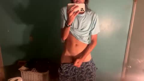 Snapshot of daniszyramaer chatting on 01/01/25, 07:52 ZyRaMaxx online show from 01/01/25, 07:52