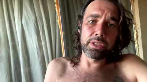 Snapshot of daniszyramaer chatting on 02/06/25, 12:37 ZyRaMaxx online show from 02/06/25, 12:37