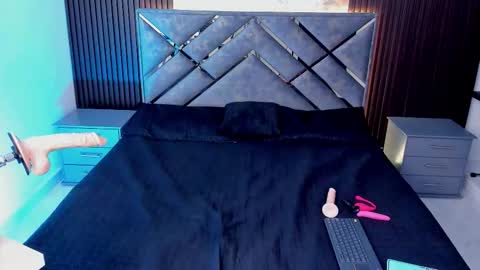 Dani whatson online show from 09/20/25, 02:01