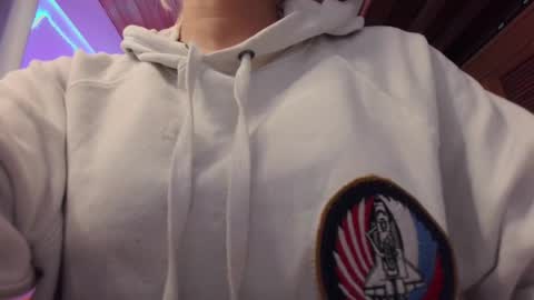 Pau online show from 04/29/26, 11:00