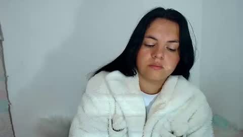 Snapshot of danna_1111 chatting on 10/11/25, 03:21 danna online show from 10/11/25, 03:21