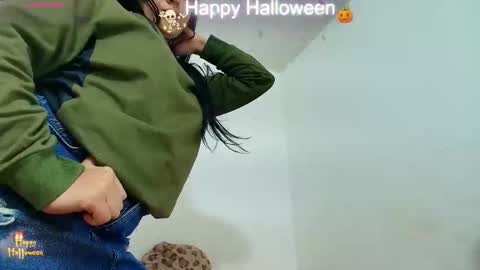 Snapshot of danna_1111 chatting on 10/30/25, 02:40 danna online show from 10/30/25, 02:40