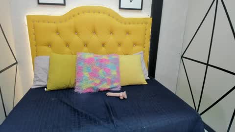 Danna online show from 05/04/26, 07:43