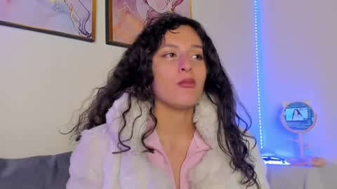 Danna Lovs online show from 01/28/25, 01:49