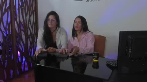 Danna Lovs online show from 06/27/26, 10:42