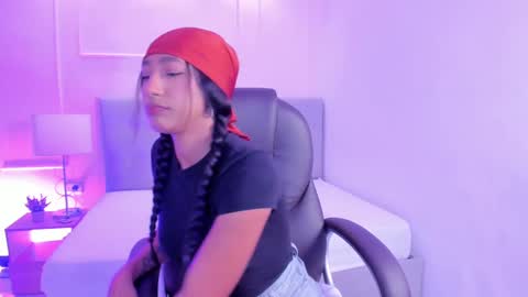 danna_palmeth online show from 10/14/25, 08:09