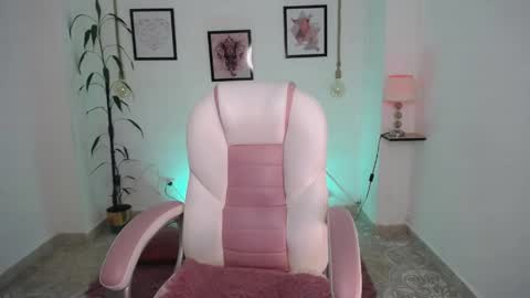 Danna online show from 05/13/26, 12:08