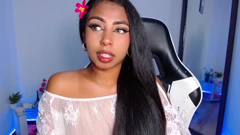 Snapshot of danna_schmidt23 chatting on 12/20/24, 11:47 Danna online show from 12/20/24, 11:47