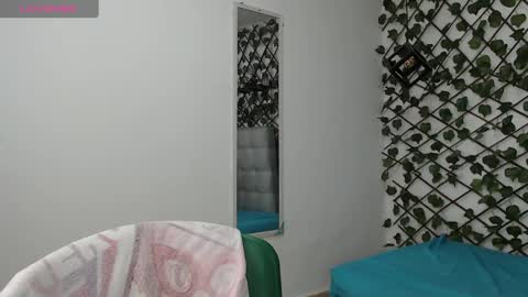 dannaberlin_0 online show from 02/26/25, 12:36