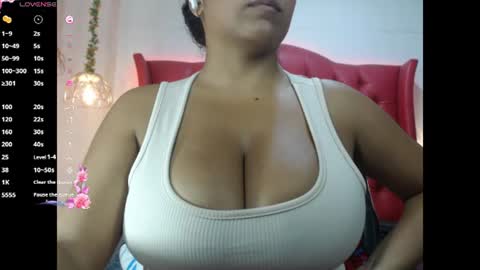 Snapshot of dannacoleman_ chatting on 06/11/26, 12:32 danna online show from 06/11/26, 12:32